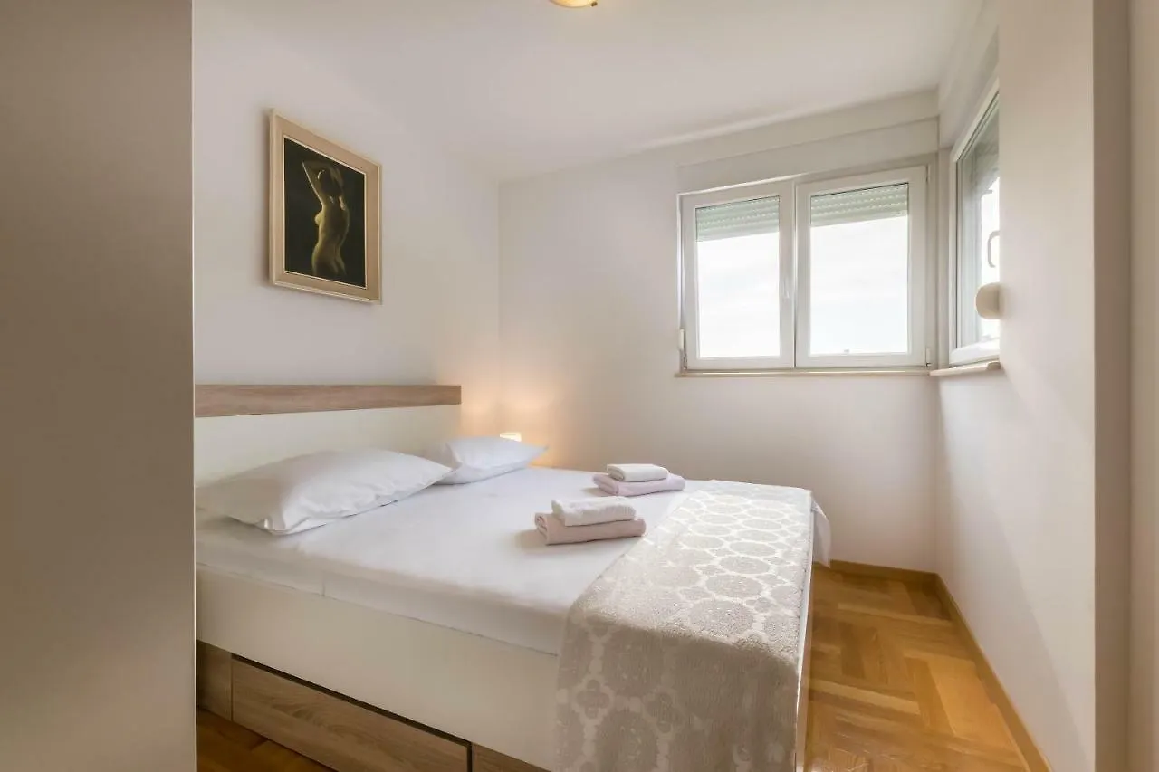 Apartment Znjan Split 0*,